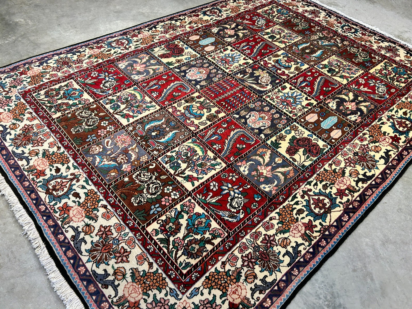 6'9"x9'5" Hand-Knotted 100% Lamb Wool Bakhtiarie Carpet - Area Rug