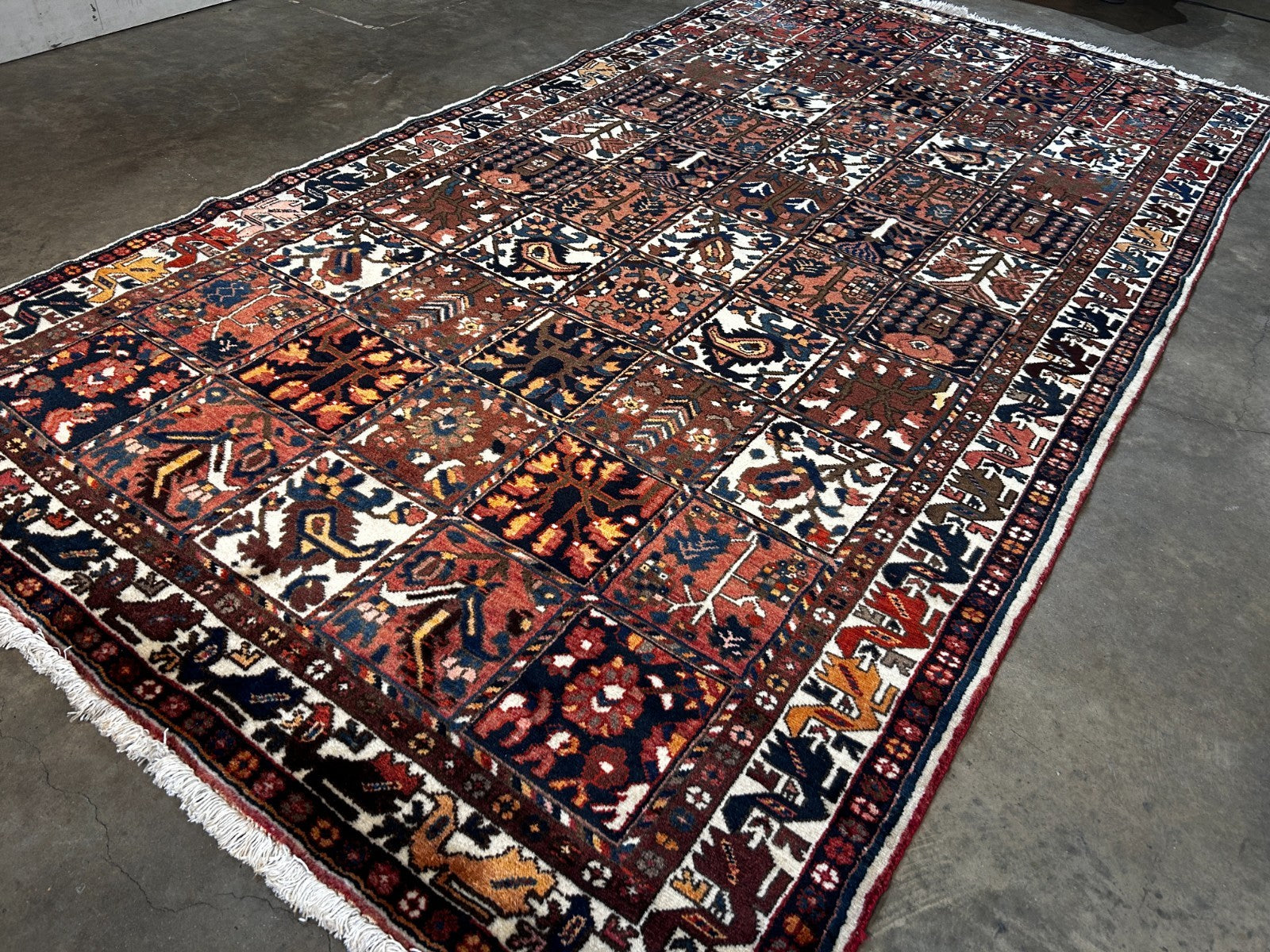 5'2" x 9'9" Hand-Knotted 100% Wool Pile Bakhtiarie Area Rug - Carpet