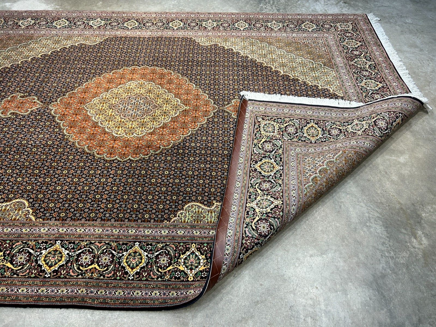 6'8"x10'2" Fine Hand-Knotted Wool & Silk Oriental Tabrize Rug - Area Carpet