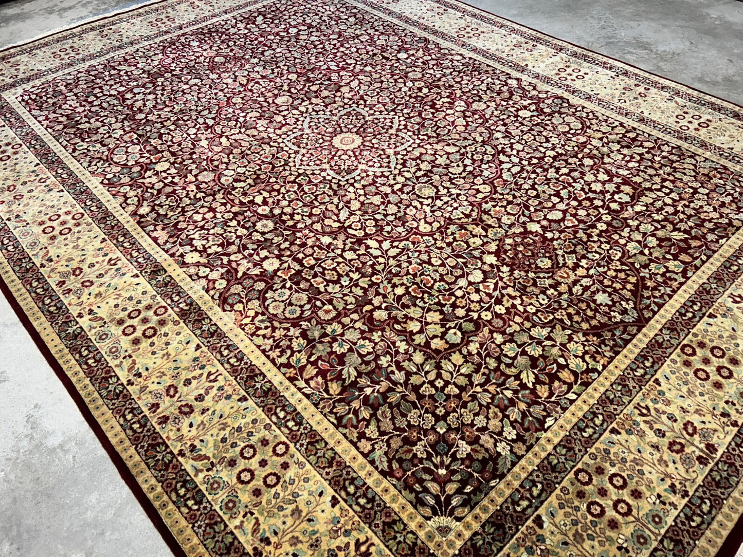 9'x12' Hand-Knotted 100% Lamb Wool Pile Persiane Design Carpet - Area Rug