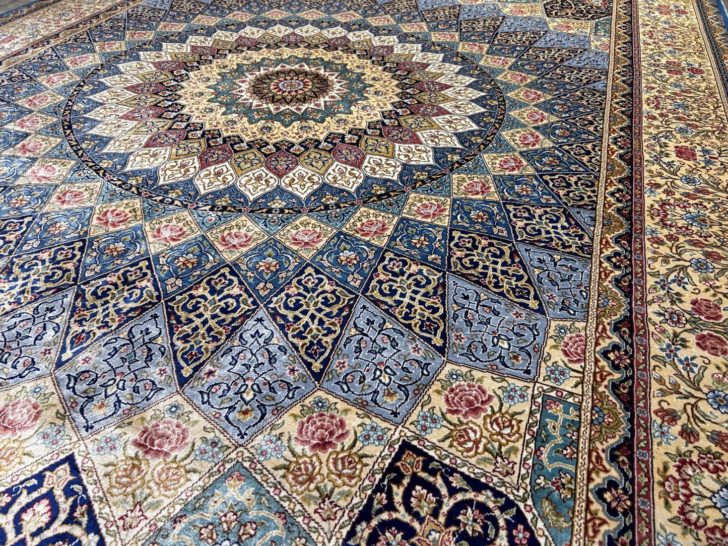 6'x9' Exquisite Hand-Knotted 100% Silk Oriental Rug