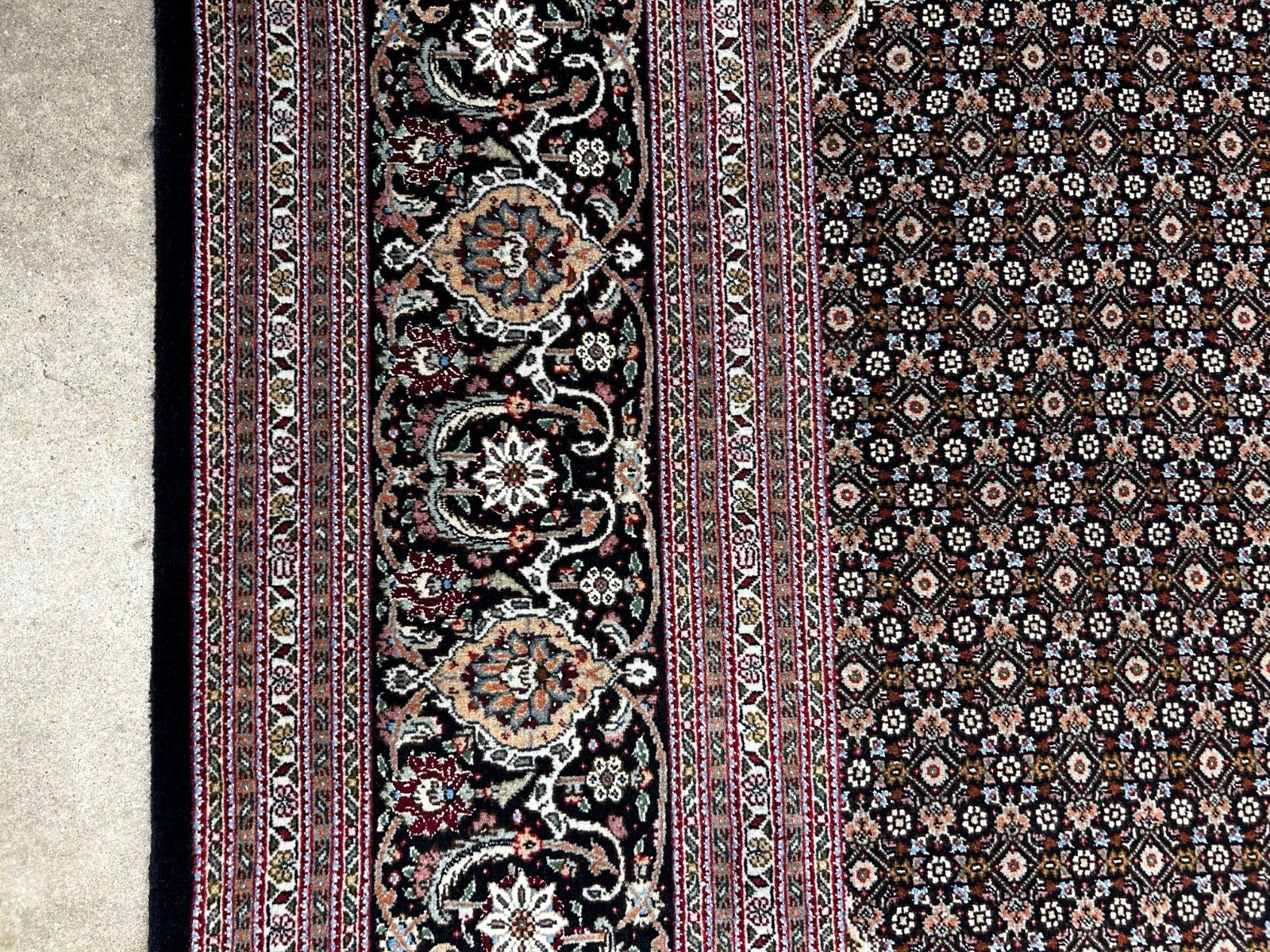 8'2"x11'5" Fine Hand-Knotted Wool & Silk Oriental Rug - Area Carpet