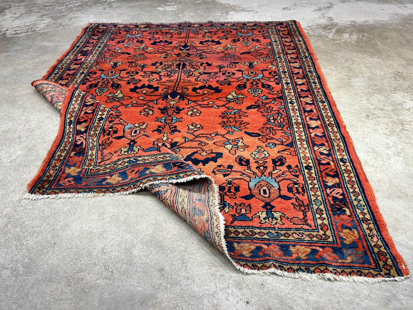 Collector Antique - 3'6"x4'4" Hand-Knotted 100% Wool Pile Sarouke Lilian Rug