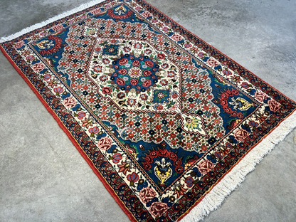3'5"x4'11" Hand-Knotted 100% Lamb Wool Bakhtiarie Area Rug