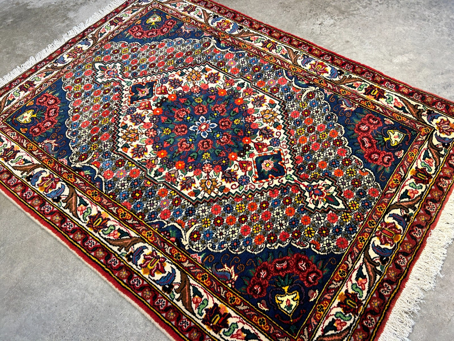 3'5"x5'2" Hand-Knotted 100% Lamb Wool Bakhtiarie Area Rug
