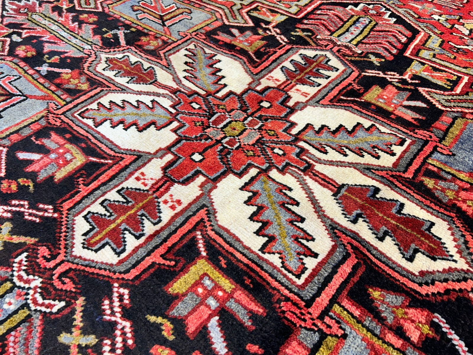 9'x11'5" Hand-Knotted 100% Wool Pile Herize Rug