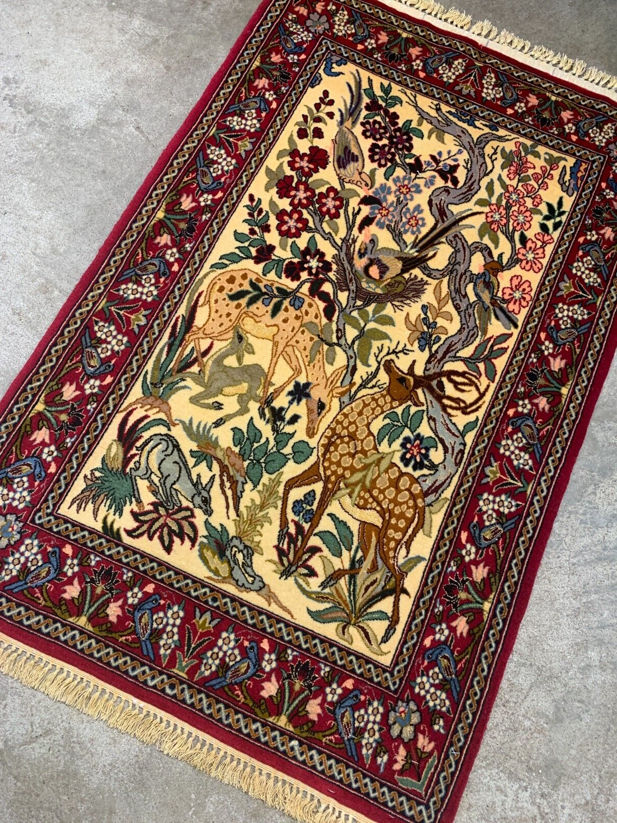 2'4"x3'7" Fine Hand-Knotted Wool & Silk Isfahane Pictorial Rug - Area Carpet