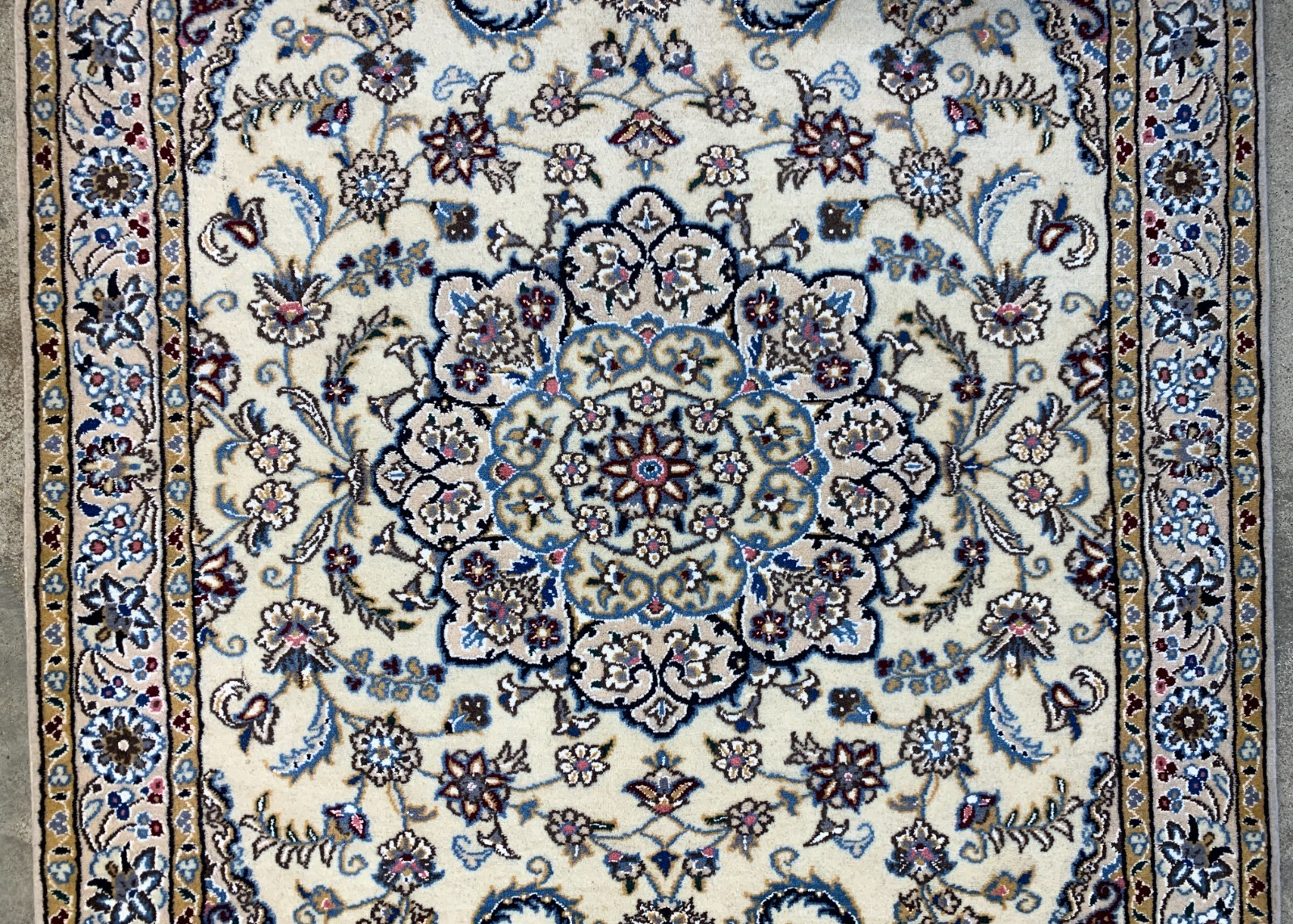 3'3"x4'10''  Very Fine Hand-Knotted Silk & Wool Naine Area Rug - Area Carpet