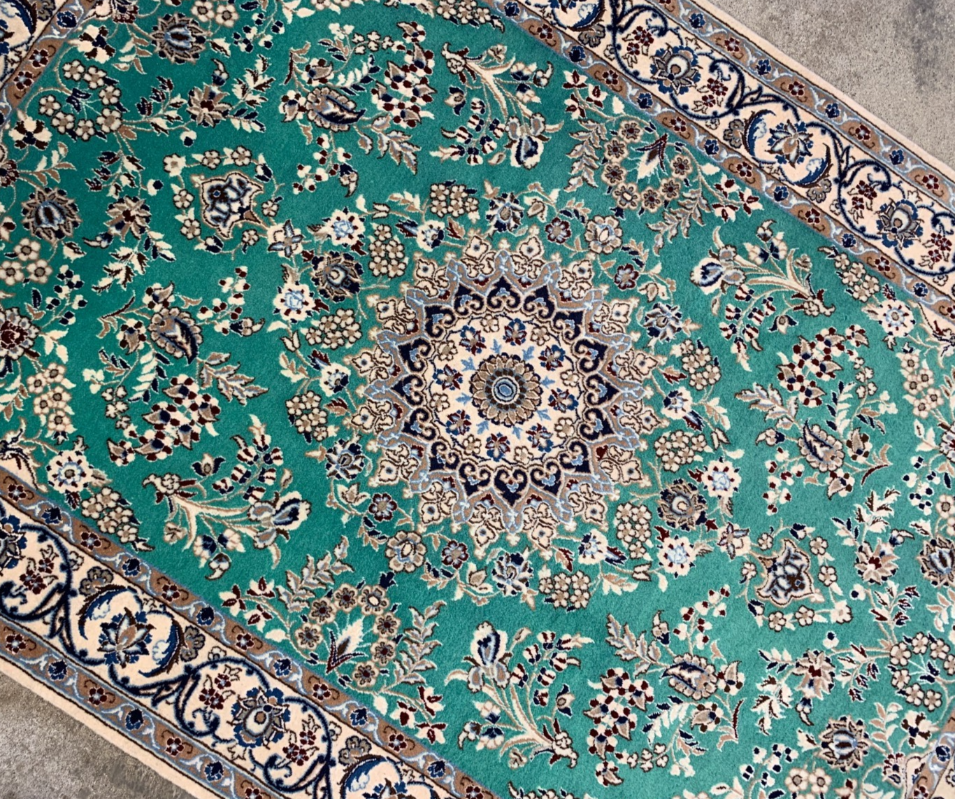 3'3"x4'9'' Very Fine Hand-Knotted Silk & Wool Naine Area Rug - Carpet