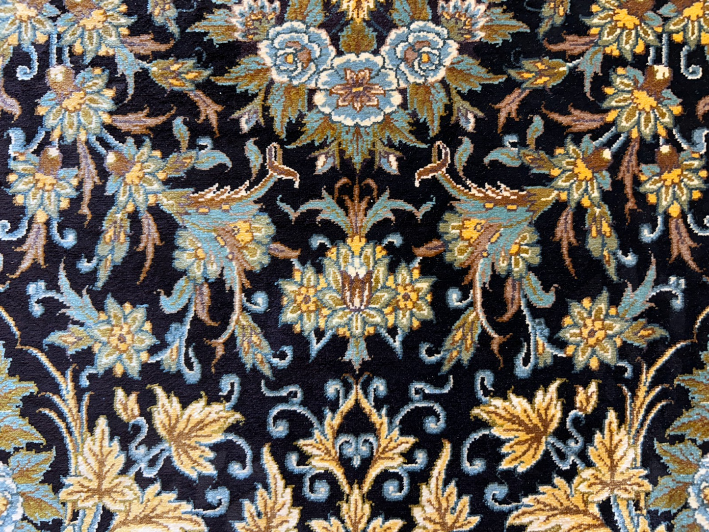 3'4"x5'2" Exquisite Extra-Fine Hand-Knotted 100% Silk Qume Area Rug