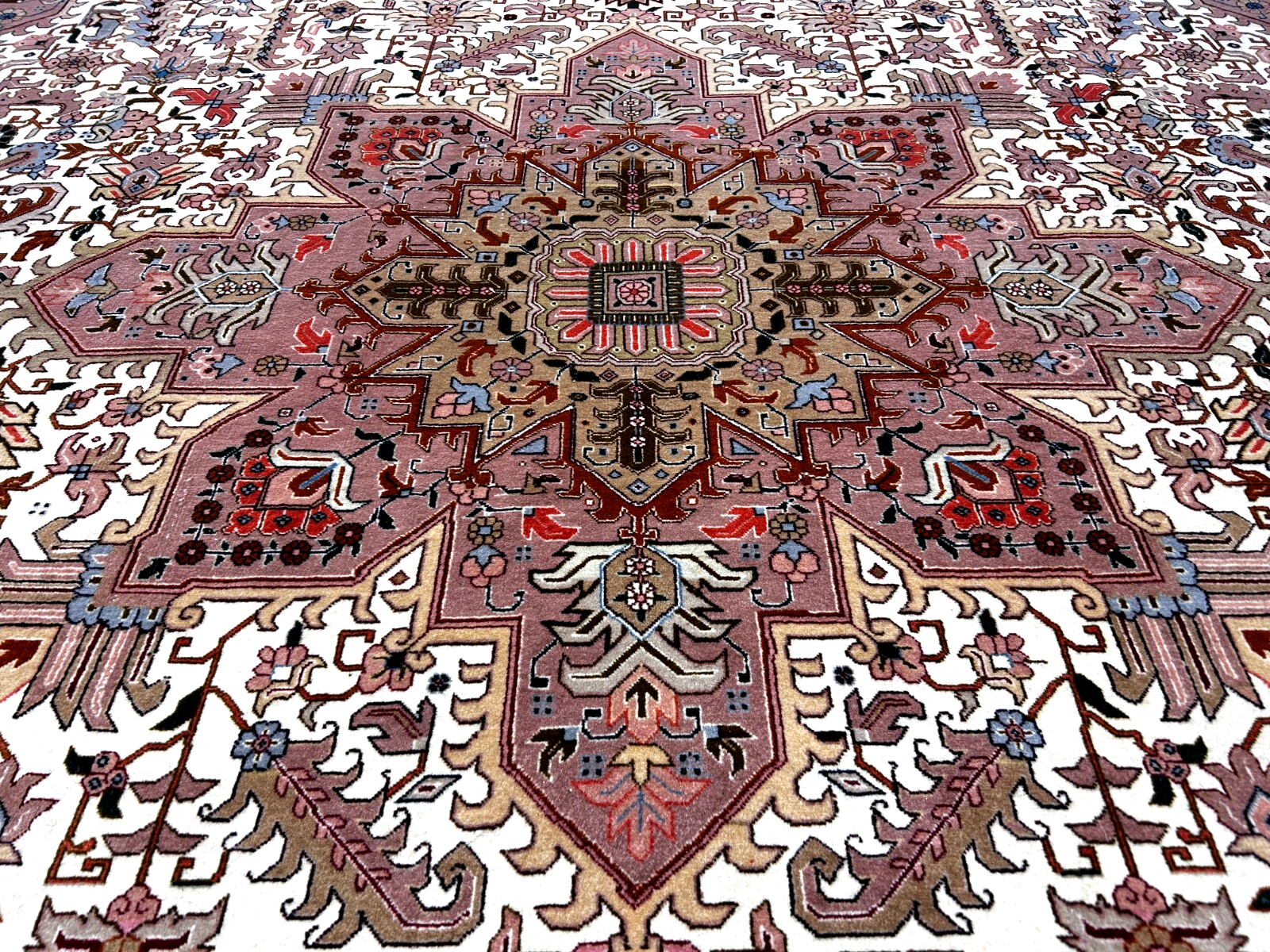 8'1"x11'10'' Fine Hand-Knotted Very Fine Wool Pile Tabrize Herize Area Rug