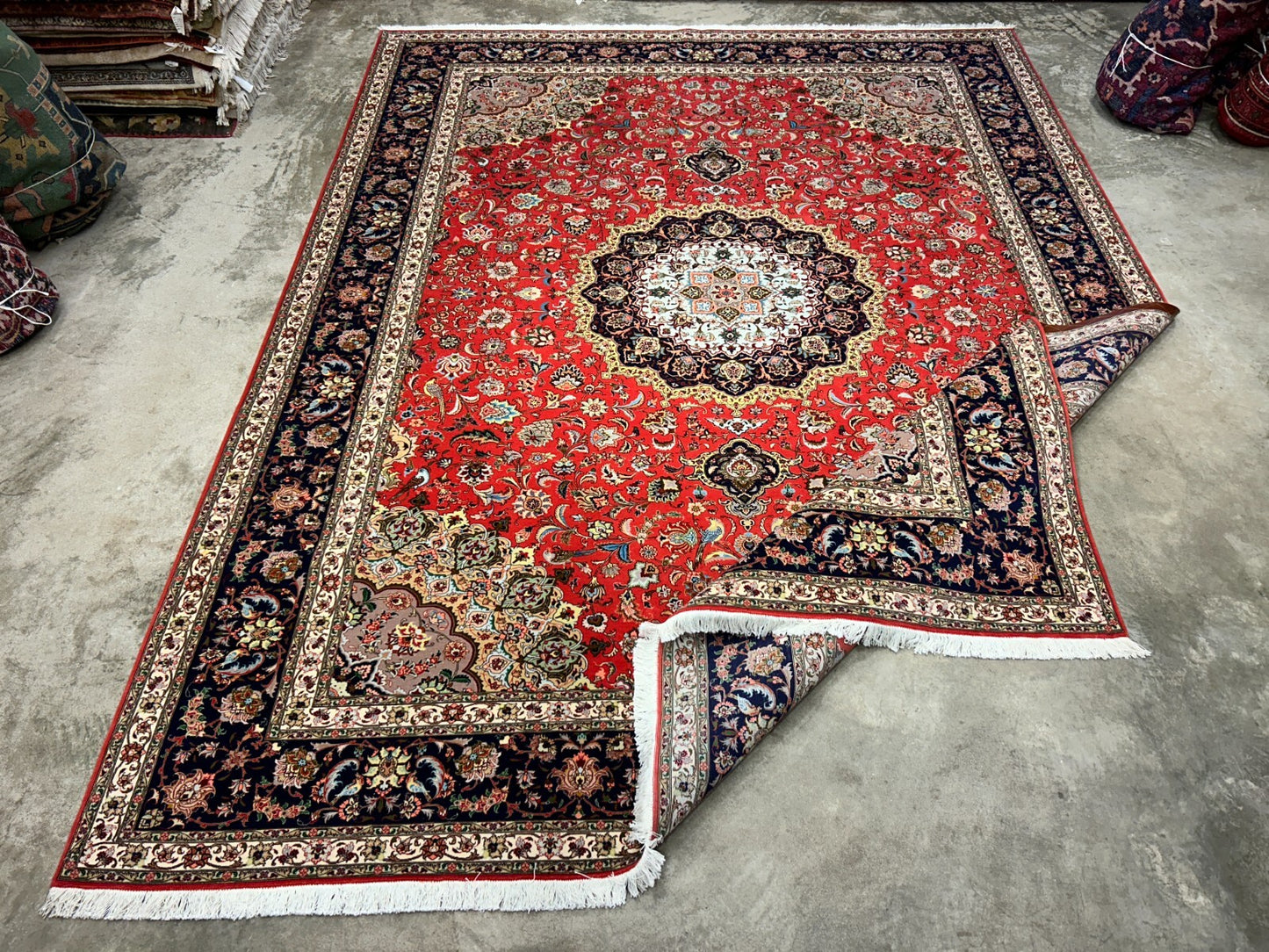 9'11"x12'10" Fine Hand-Knotted Wool & Silk Tabrize Rug