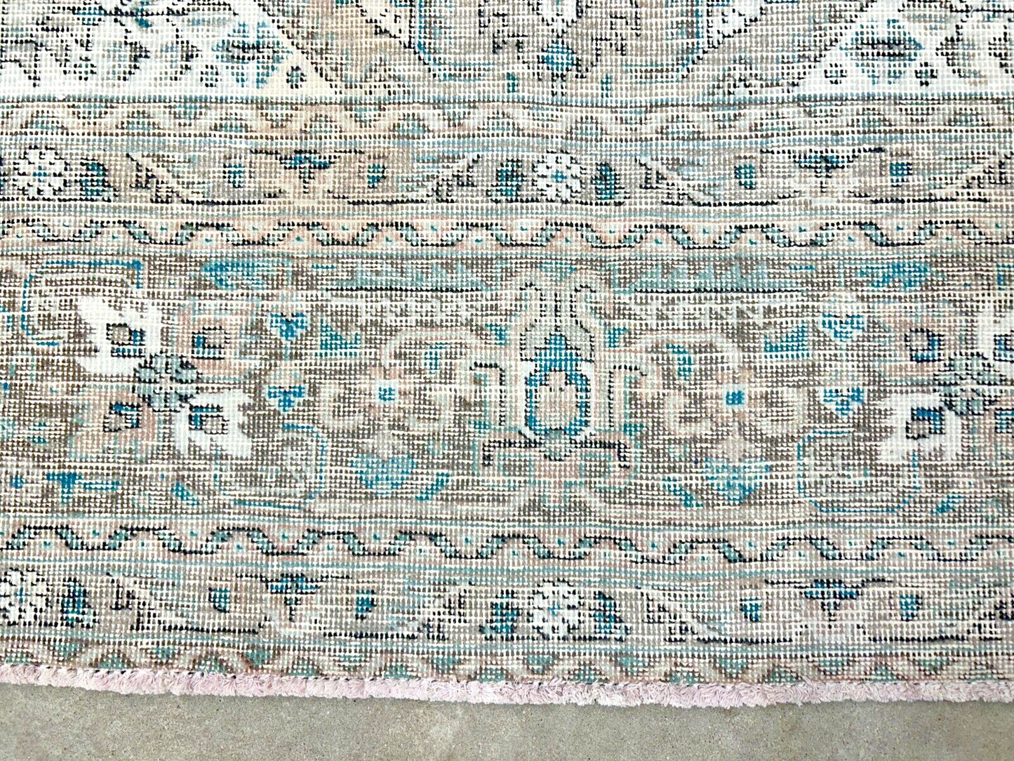 9'8"x12'5" Hand-Knotted 100% Wool Pile Herize Rug