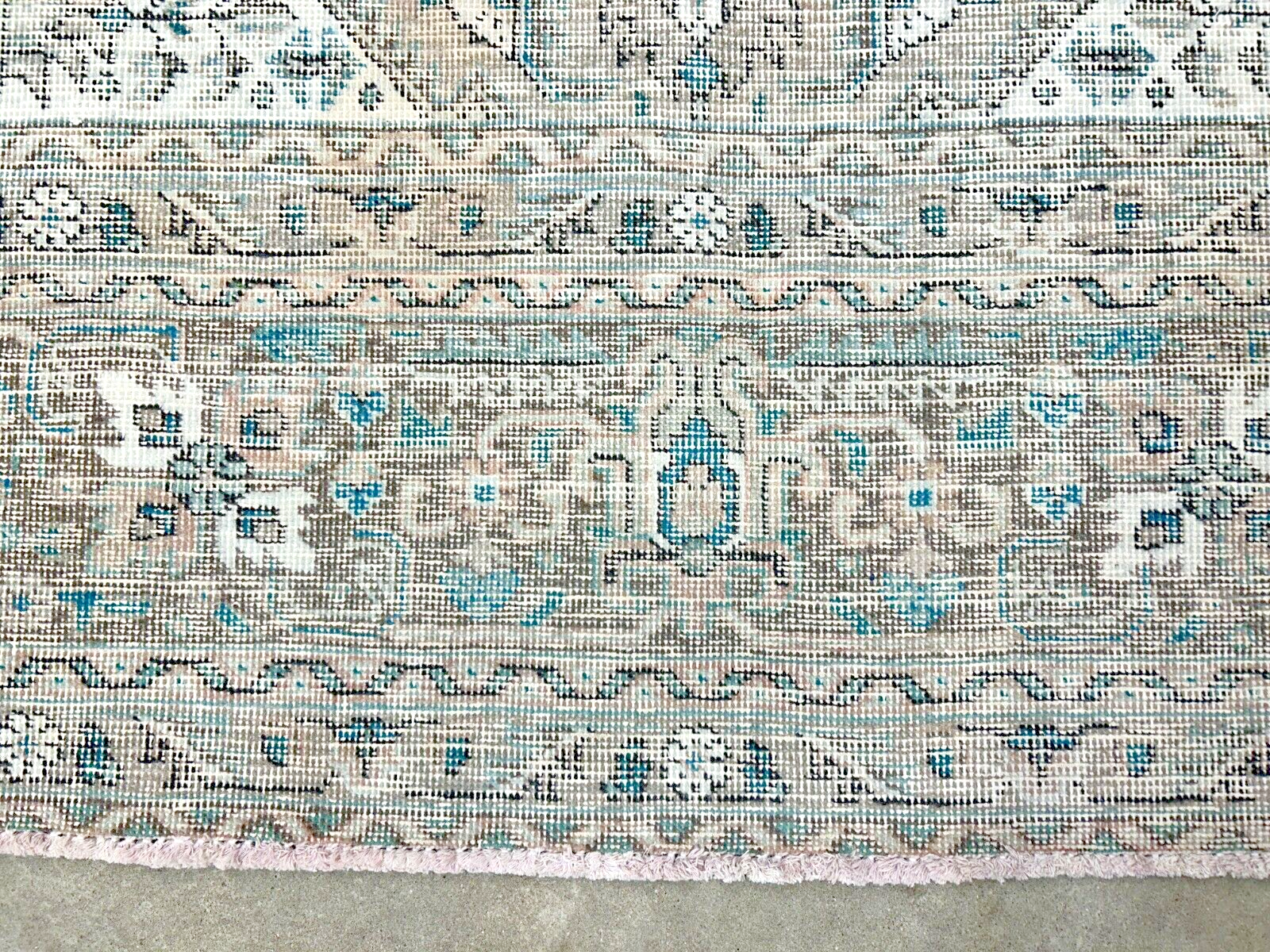 9'8"x12'5" Hand-Knotted 100% Wool Pile Herize Rug