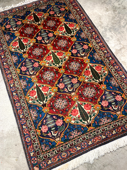 3'3"x5'2'' Hand-Knotted 100% Wool Pile Bakhtiarie Area Rug