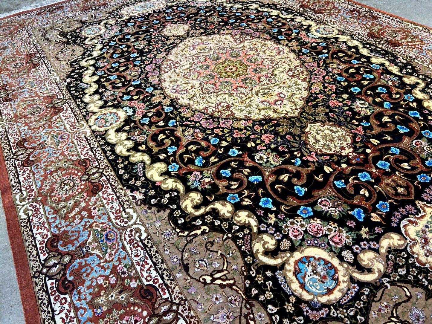 6'6"x9'6" Exquisite Extra-Fine Hand-Knotted 100% Silk Qume Carpet - Area Rug