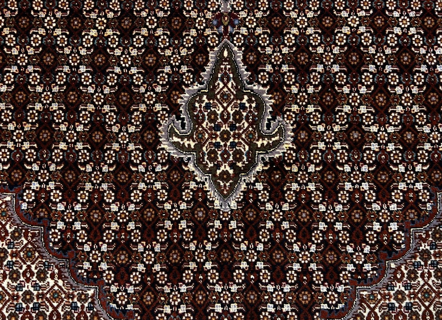 8'4"x11'3" Fine Hand-Knotted Wool & Silk Oriental Rug - Area Carpet