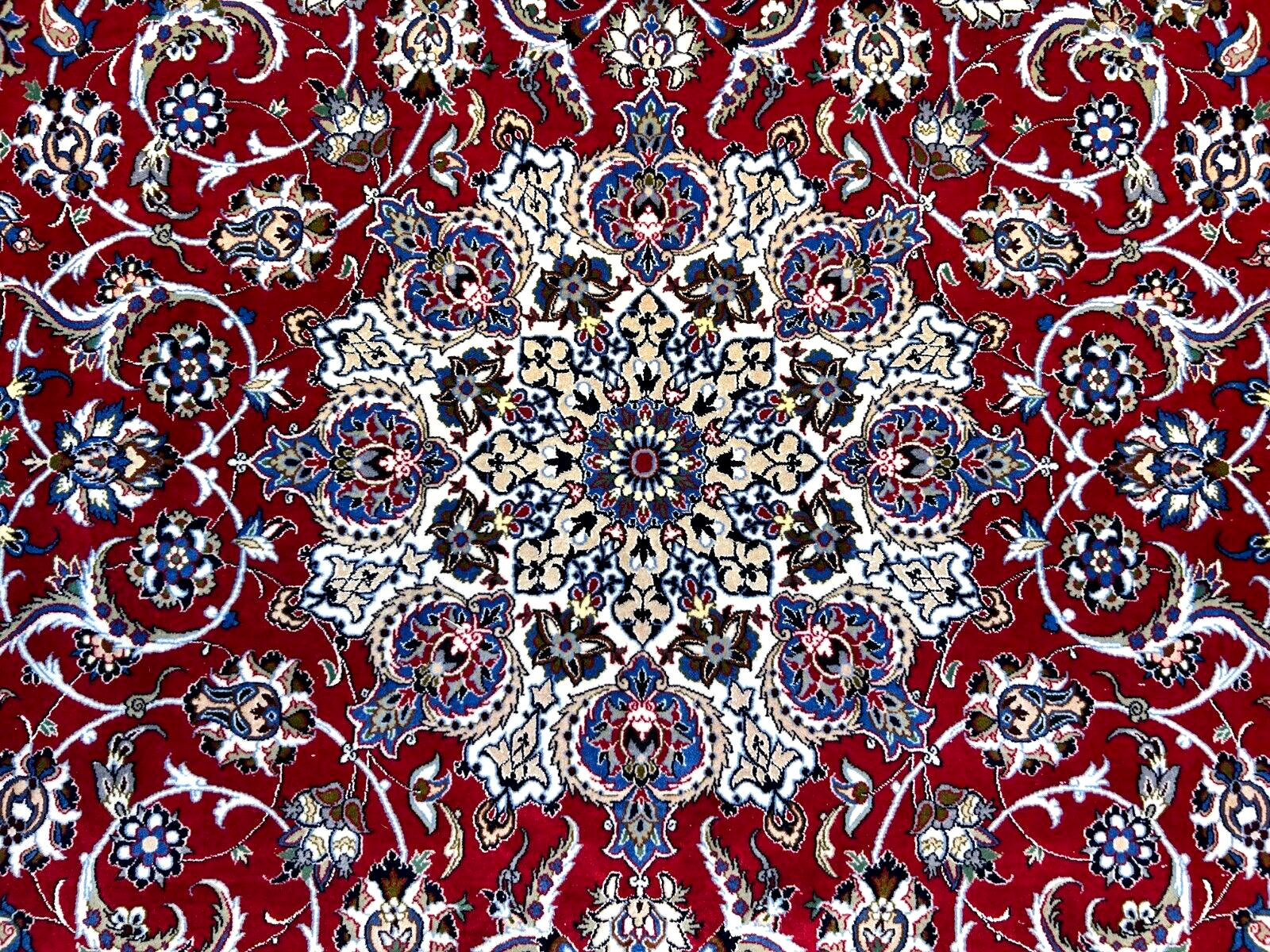 6'9"x10'3" Extra-Fine Hand-Knotted Wool & Silk Blend Isfahane Carpet - Area Rug