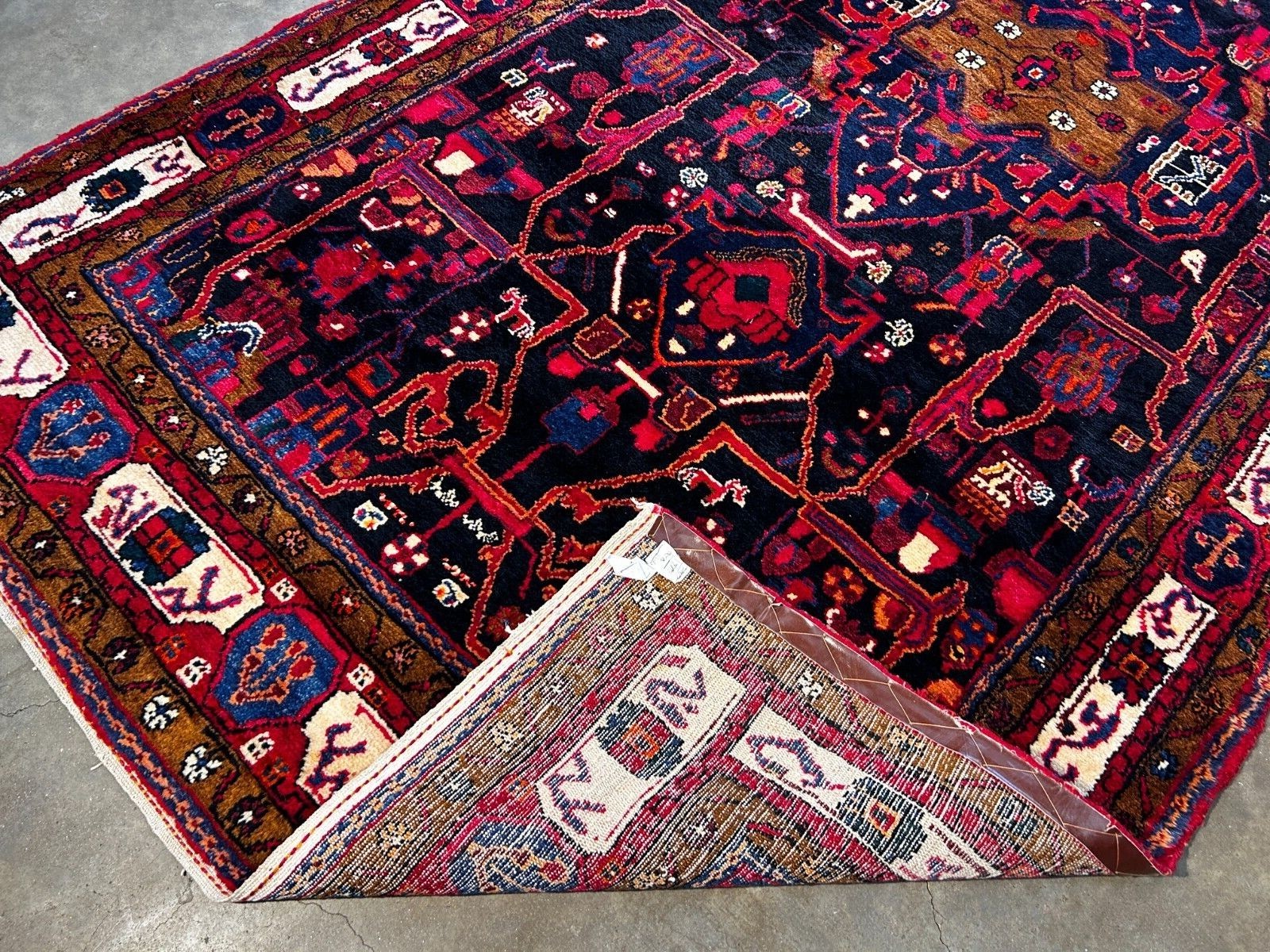 5'7" x 10'6" Hand-Knotted 100% Wool Pile Nahavande Area Rug - Carpet