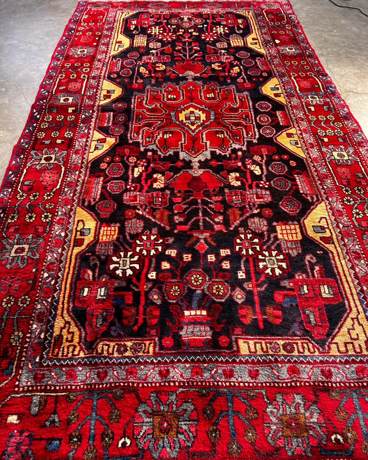 5'0" x 9'11" Hand-Knotted 100% Wool Pile Nahavande Area Rug - Carpet