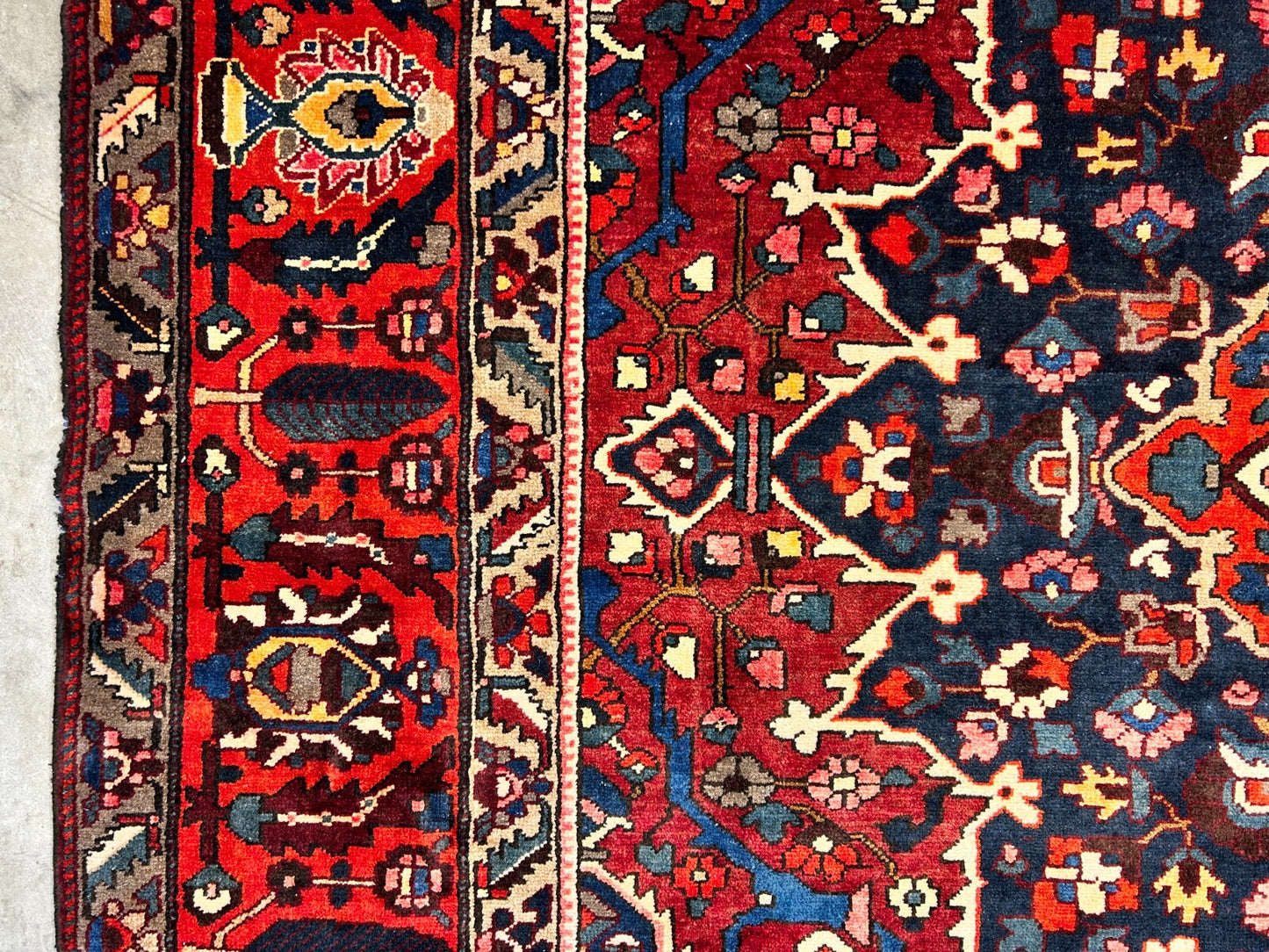 10'5"x12'8" Hand-Knotted 100% Wool Pile Bakhtiarie Rug