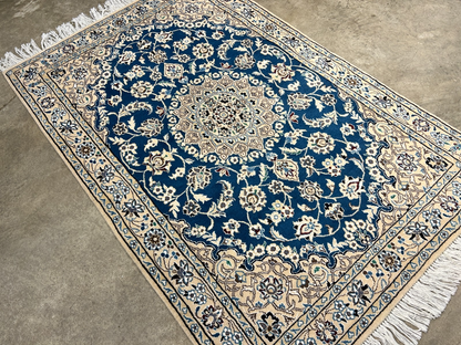 3'1"x4'9" Fine Hand-Knotted Wool & Silk Naine Rug