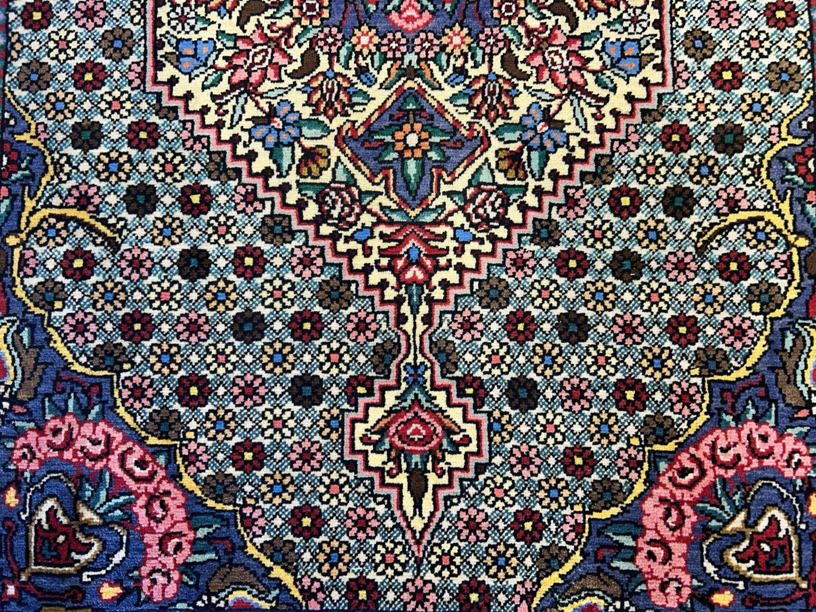 3'5"x5'2" Hand-Knotted 100% Wool Pile Persiane Bakhtiarie Rug