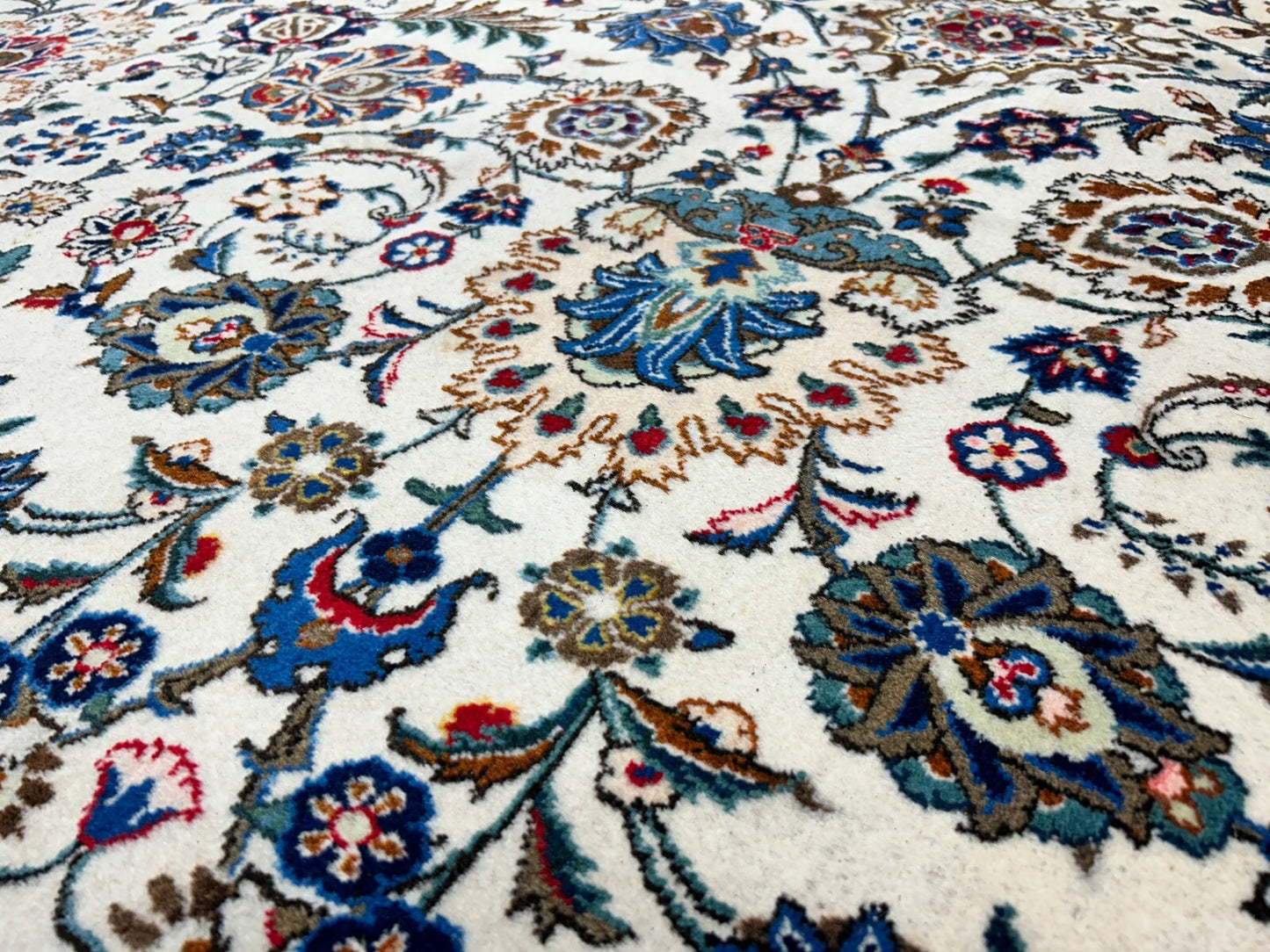 10'5"x13'8" Hand-Knotted 100% Wool Pile All-over Kashane Rug
