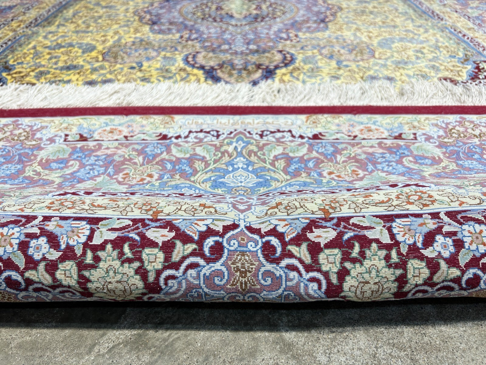 5'4"x8'2" Exquisite Extra-Fine Hand-Knotted 100% Silk Qume Carpet - Area Rug