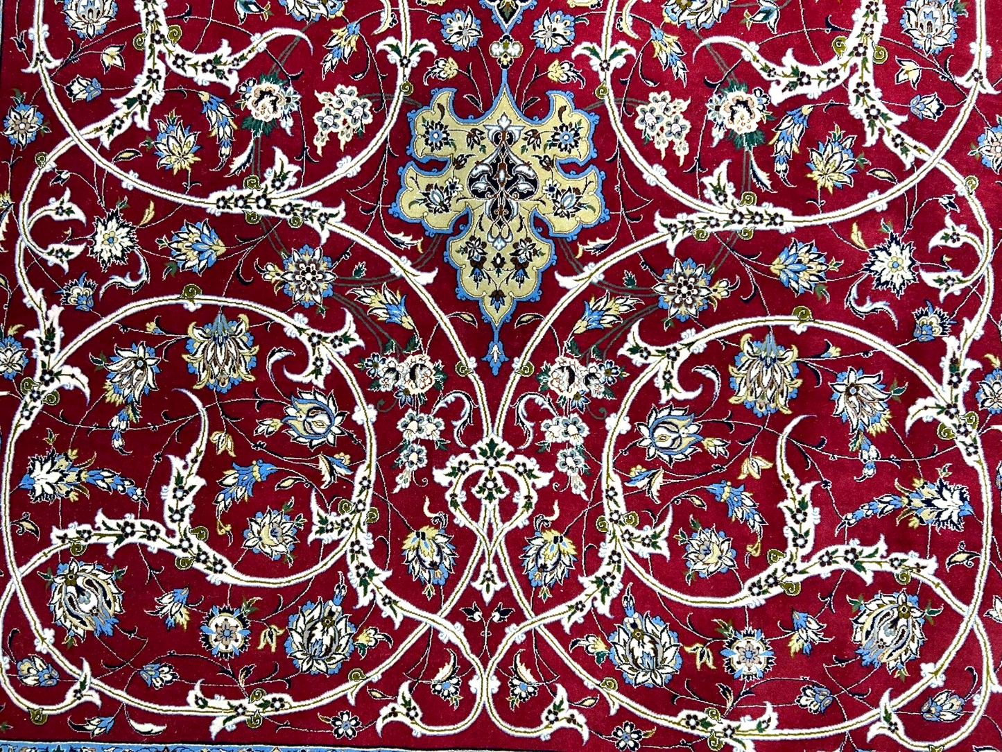 6'10"x10'4"Extra Fine Hand-Knotted Wool & Silk Isfahane Rug - Area Carpet