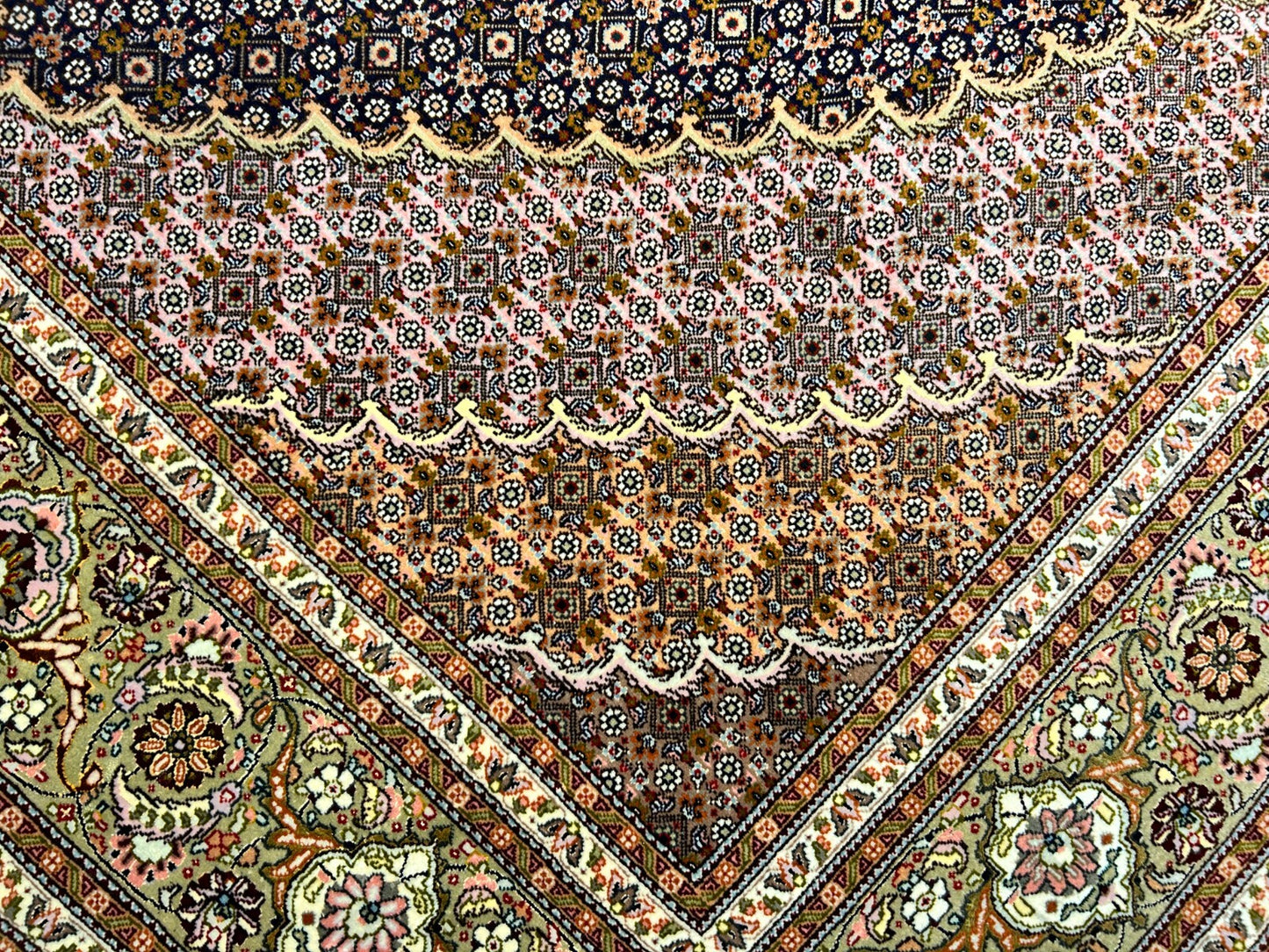 6'7"x9'7" Fine Hand-Knotted Wool & Silk Blend Tabrize Mahi Carpet - Area Rug