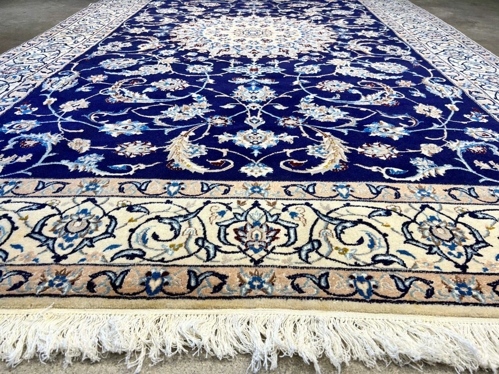 6'5"x10'1" Fine Hand-Knotted Wool & Silk Naine Rug - Area Carpet