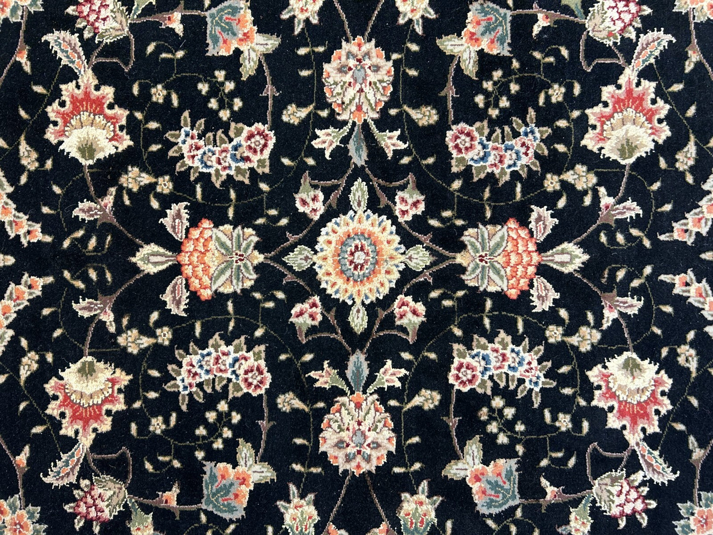 8'9"x11'6" Hand-Knotted Wool & Silk Blend Oriental Rug