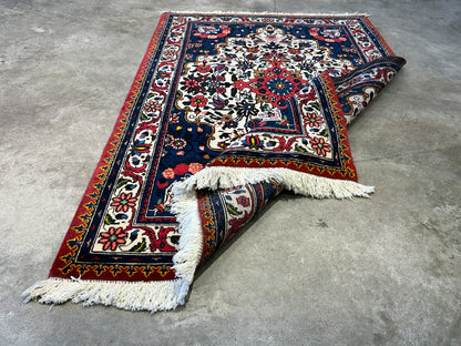 3'5"x5'2'' Hand-Knotted 100% Wool Persiane Bakhtiarie Area Rug