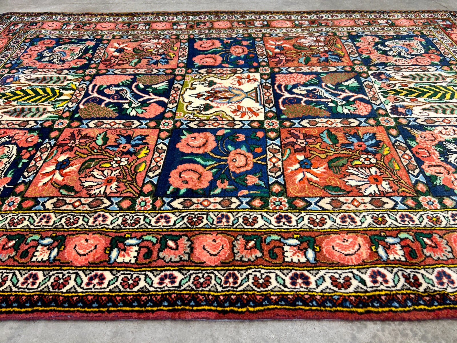 3'5"x5'2" Hand-Knotted 100% Lamb Wool Bakhtiarie Carpet - Area Rug