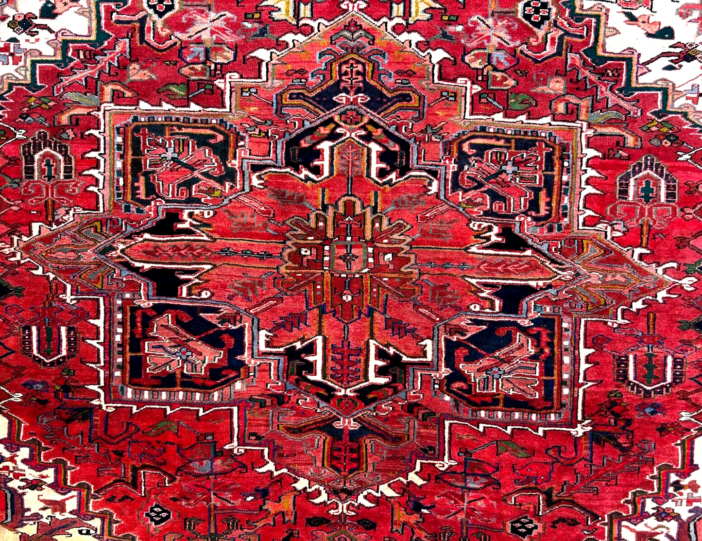 8'3" x 10'6'' Hand-Knotted 100% Wool Pile Herize Area Rug - Carpet