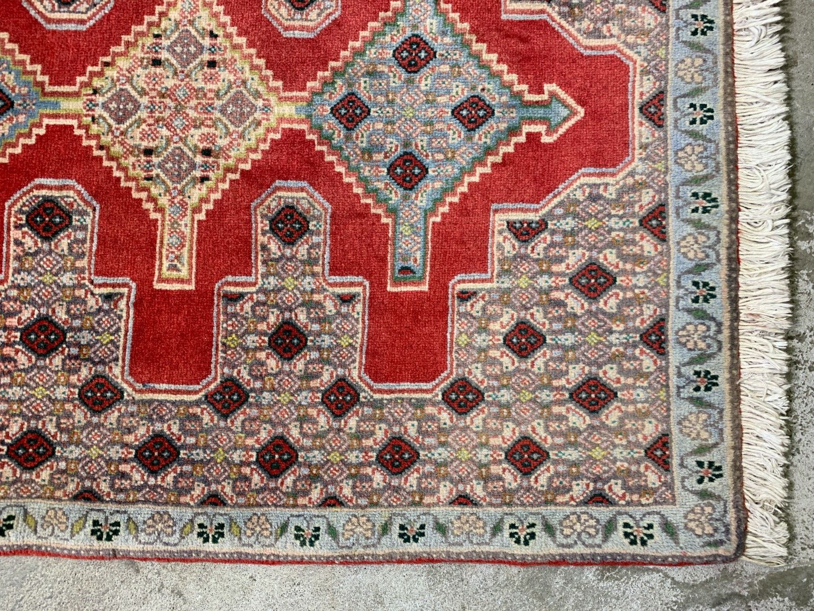 2'6"x3'2" Vintage Hand-Knotted Wool Oriental Rug - Area Carpet