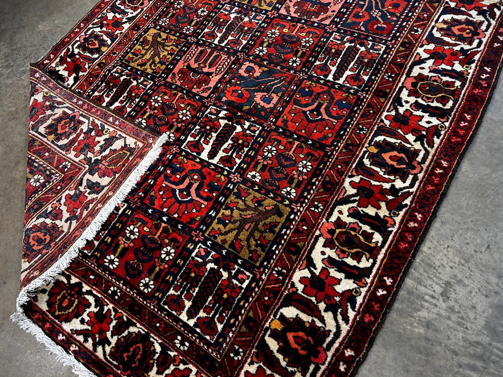 5'4" x 10'4"  Hand-Knotted 100% Wool Pile Bakhtiarie Area Rug