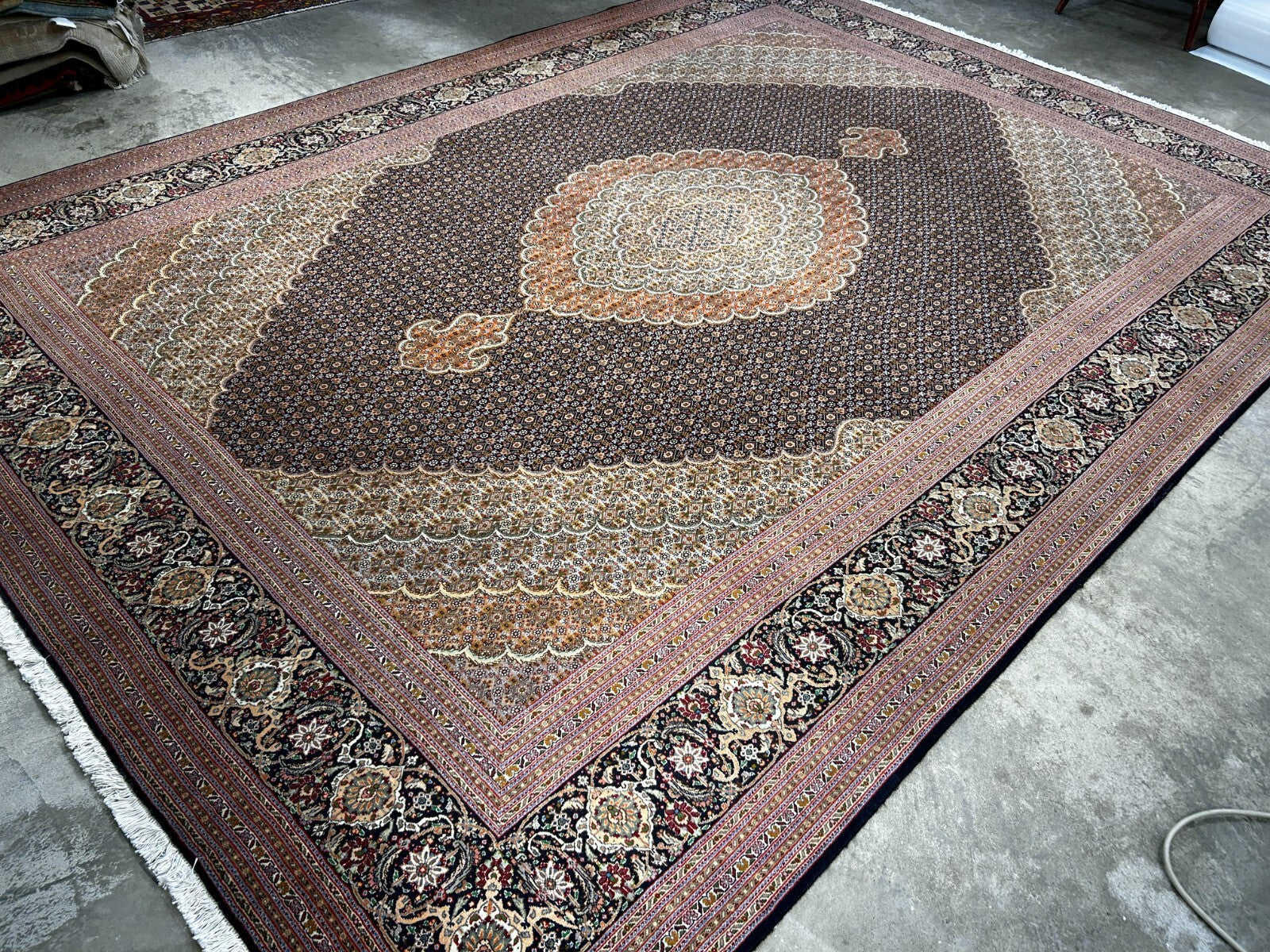 8'4"x11'6" Fine Hand-Knotted Wool & Silk Oriental Rug - Area Carpet