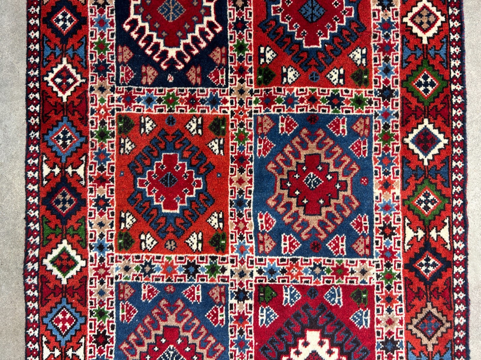 2'7"x4'2" Hand-Knotted 100% Wool Pile Yalamehe Rug
