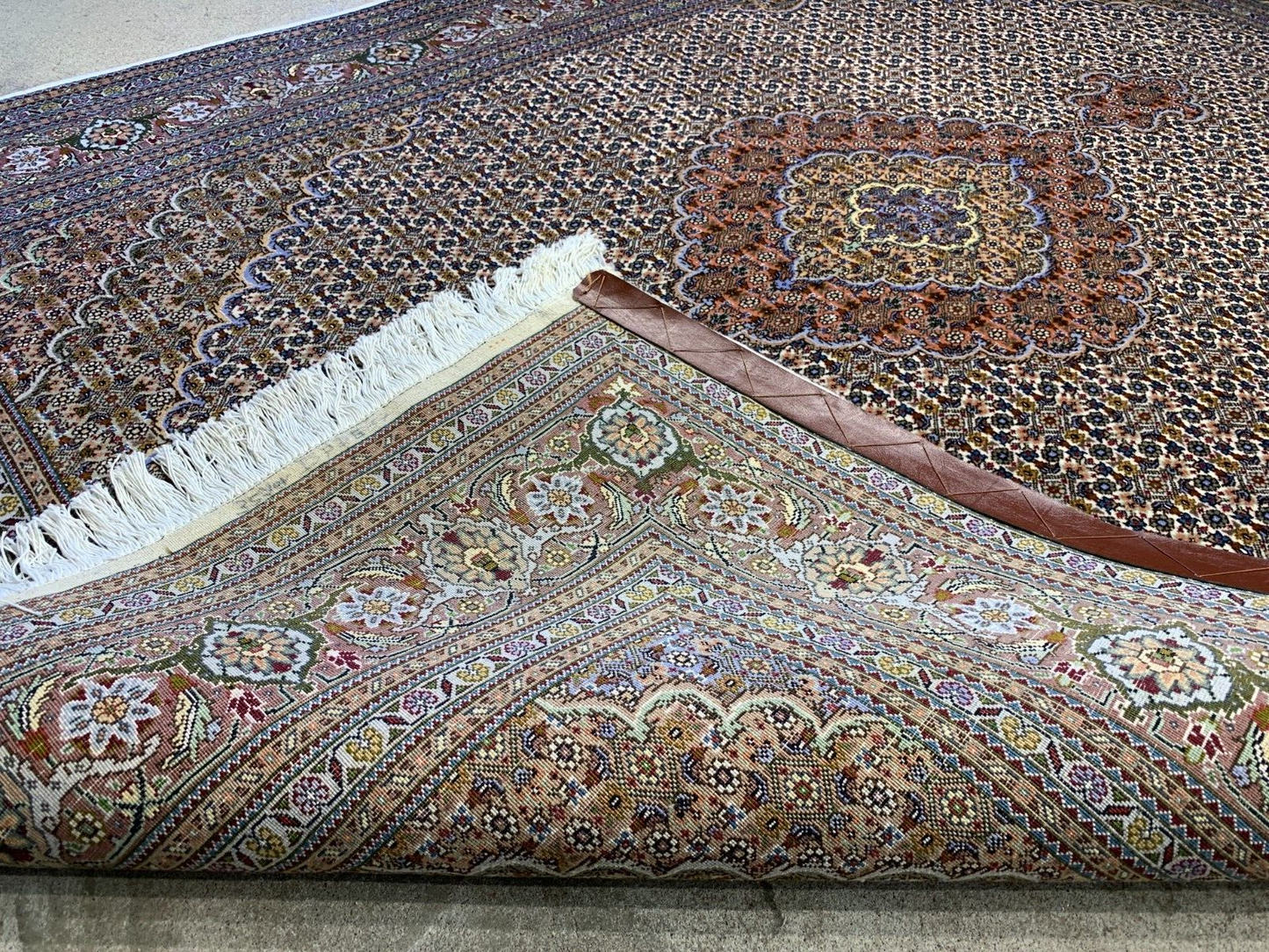 4'9"x6'7" Fine Hand-Knotted Wool & Silk Blend Tabrize Mahi Carpet - Area Rug