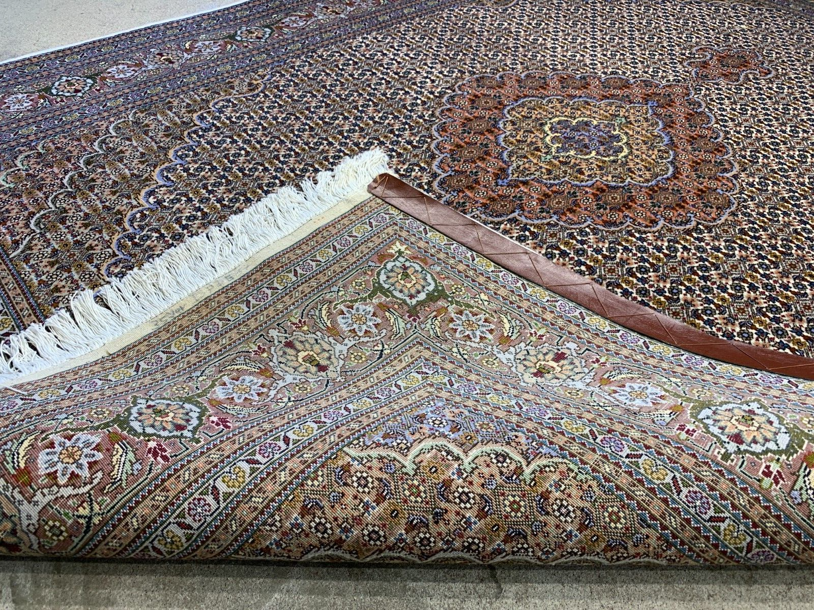 4'9"x6'7" Fine Hand-Knotted Wool & Silk Blend Tabrize Mahi Carpet - Area Rug