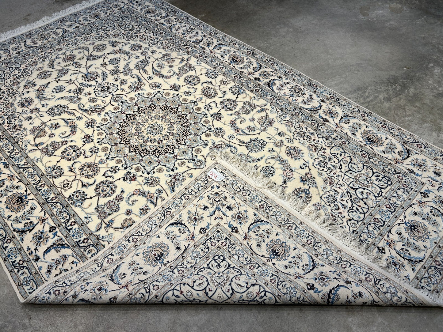 5'7"x9' Extra Fine Hand-Knotted Wool & Silk Naine Rug
