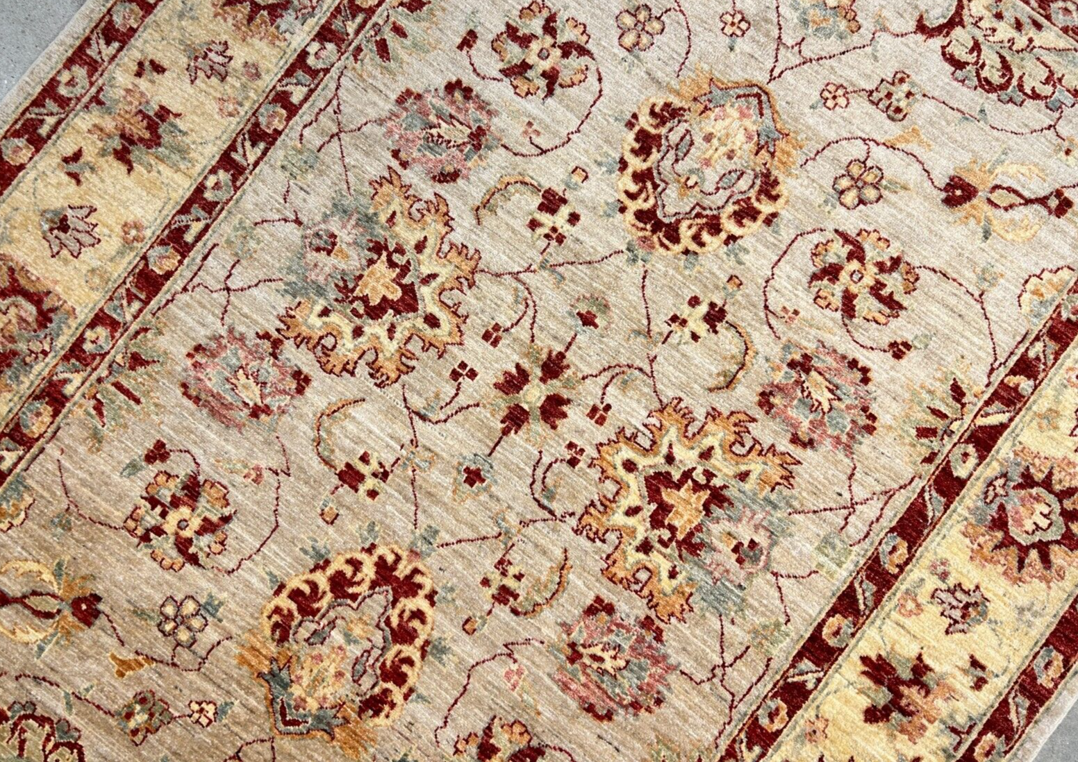 5'8"x8'2" Hand-Knotted 100% Wool Pile Agra Carpet - Area Rug