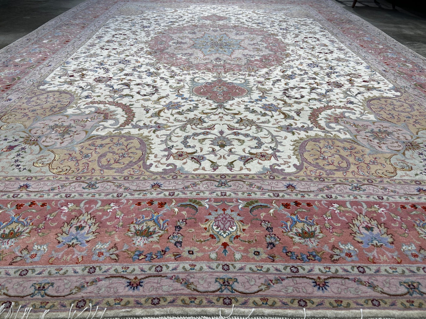 8'4"x11'3" Very Fine Hand-Knotted Wool & Silk Oriental Rug - Area Carpet