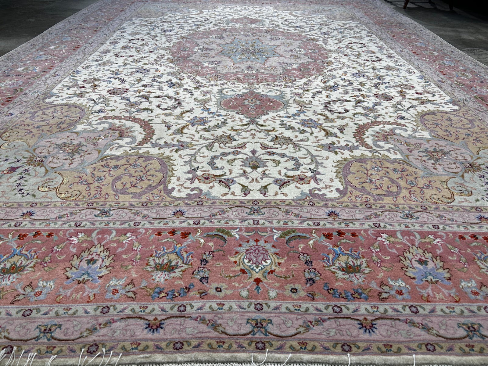 8'4"x11'3" Very Fine Hand-Knotted Wool & Silk Oriental Rug - Area Carpet