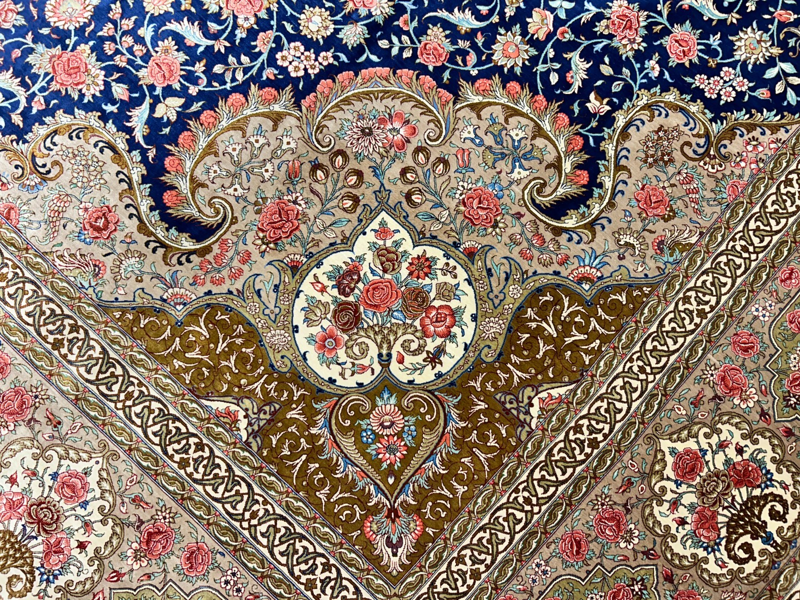 9'11"x13'6" Exquisite Signed Hand-Knotted 100% Silk Qume Rug