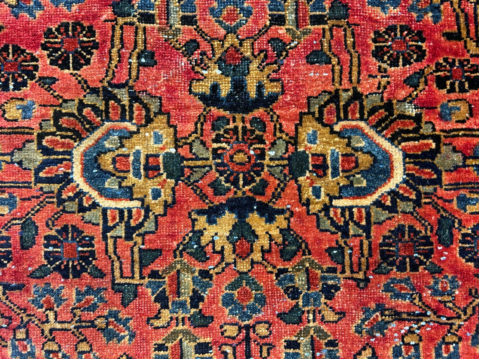 4'3"x6'9" Antique Hand-Knotted 100% Wool Pile Sarouke Area Rug - Carpet
