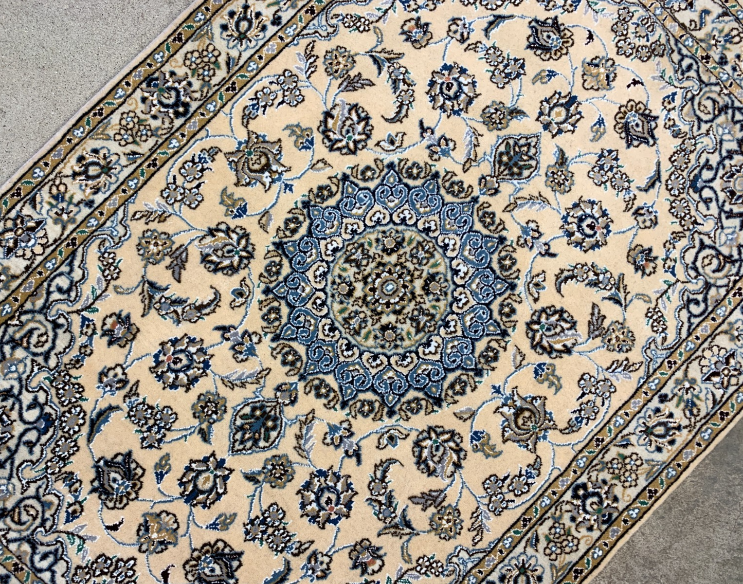 3'3"x4'9'' Very Fine Hand Knotted Silk & Wool Naine Area Rug - Carpet