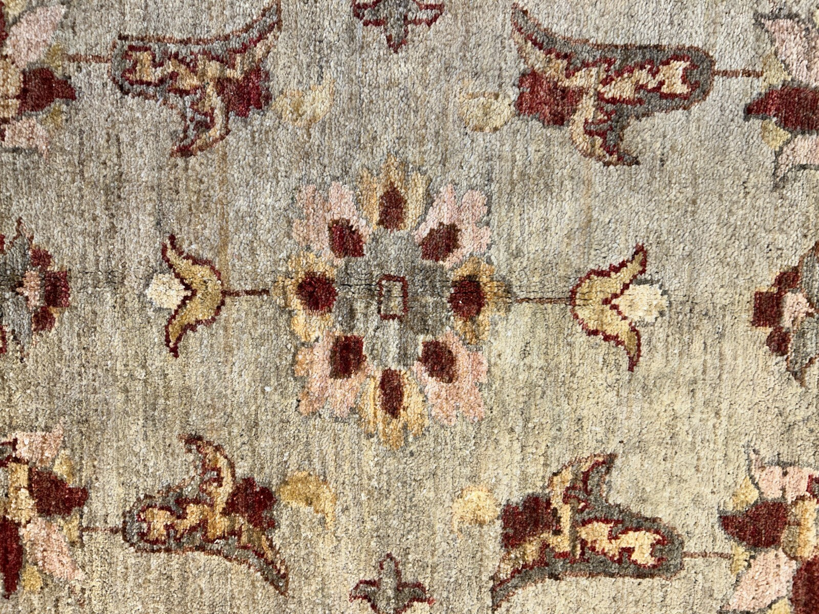 9'x12' Hand-Knotted 100% Wool Pile Indo-Agra Carpet - Area Rug